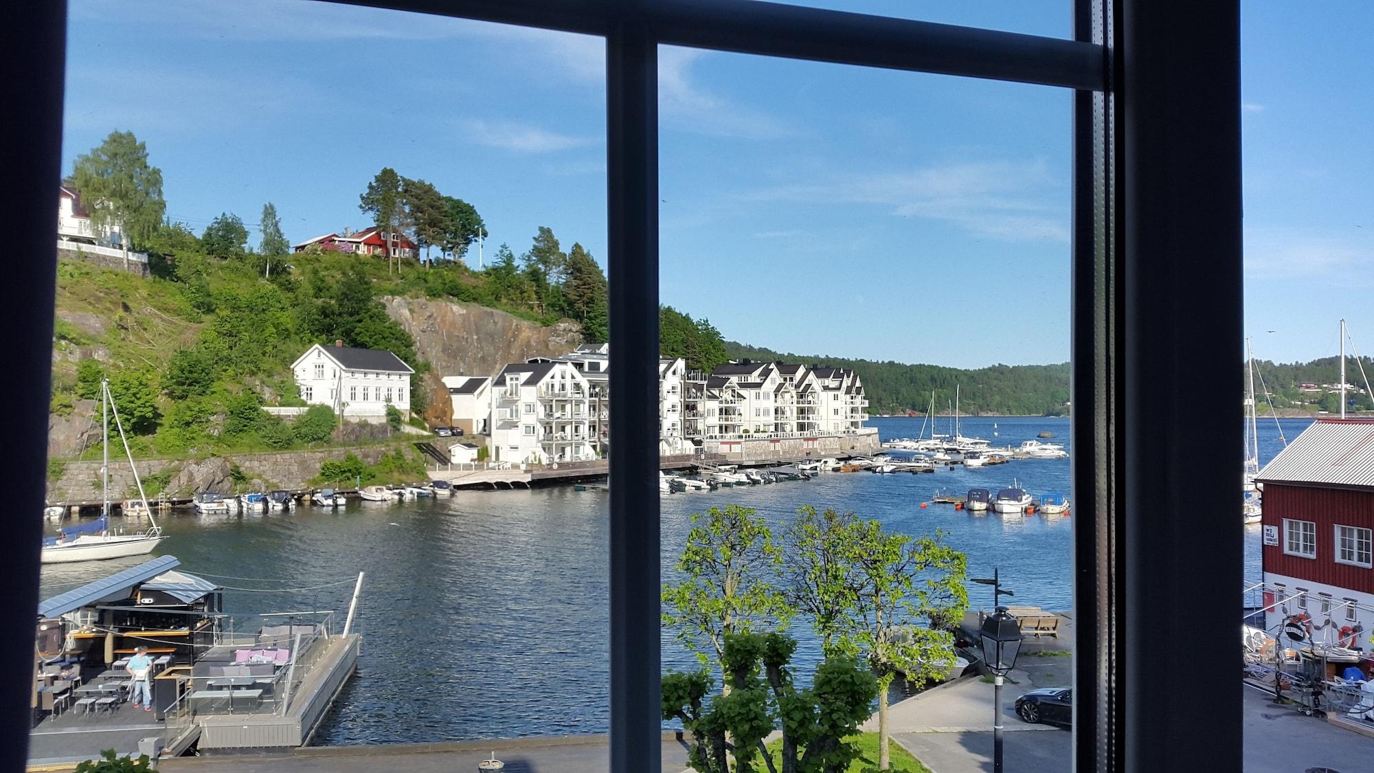 Tvedestrand Fjordhotell - Unike Hoteller Extérieur photo