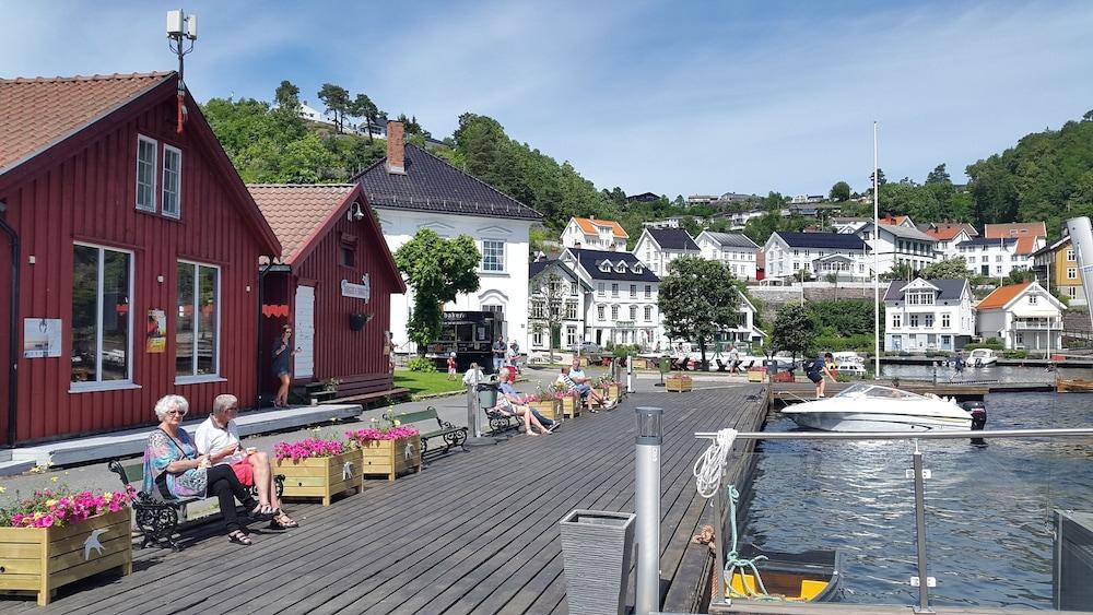 Tvedestrand Fjordhotell - Unike Hoteller Extérieur photo